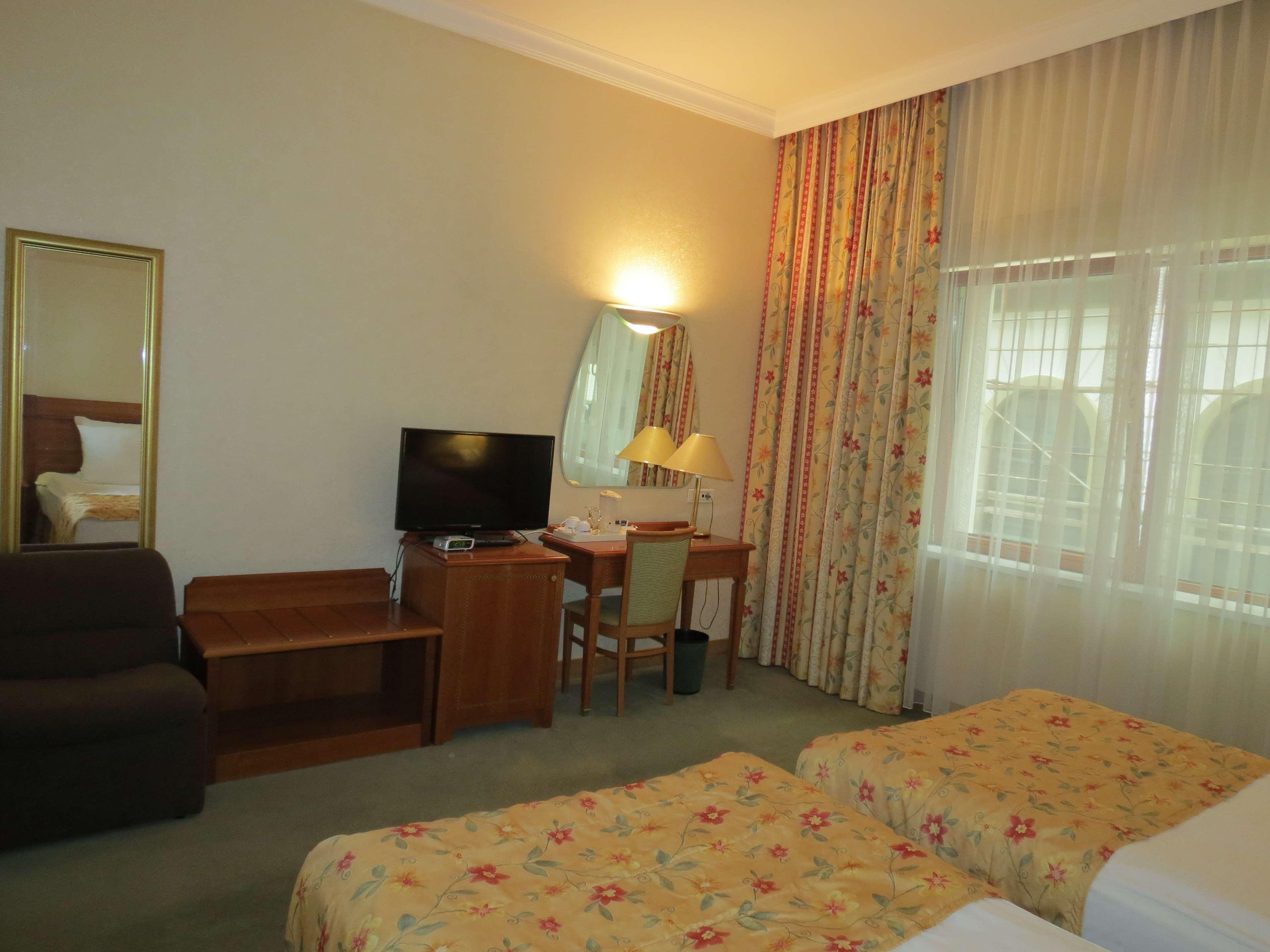 Best Western Hotel Turist Skopje Exterior photo