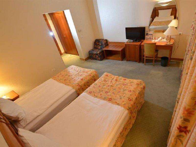 Best Western Hotel Turist Skopje Exterior photo