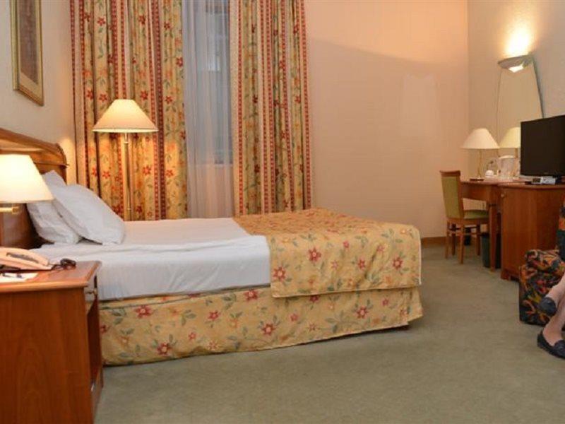 Best Western Hotel Turist Skopje Exterior photo